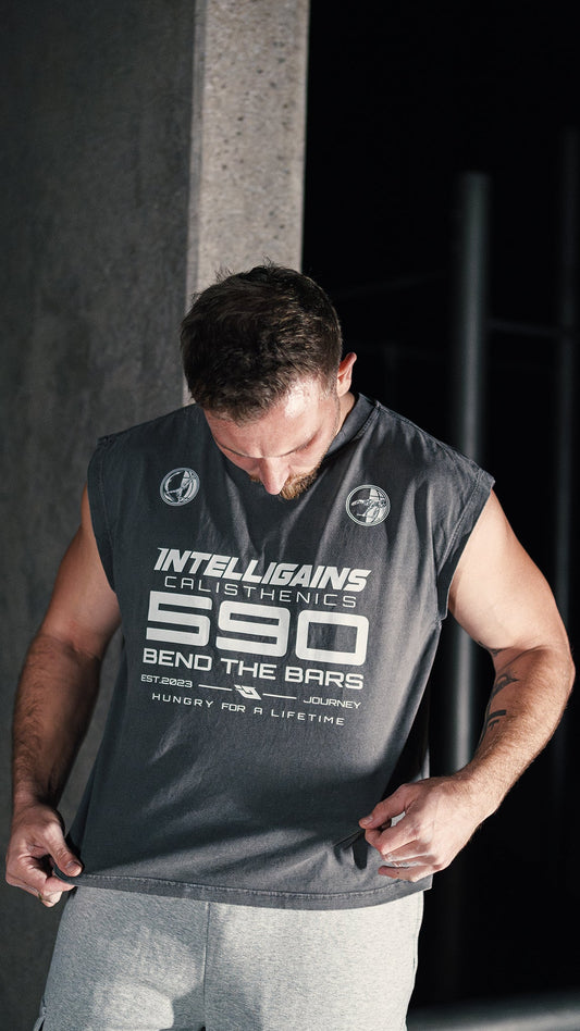 Athlet im STATIC CALI Oversize Tank Top in Grau