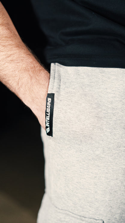 NO EXCUSES Cargo Jogger, detail of the side pocket with logo label