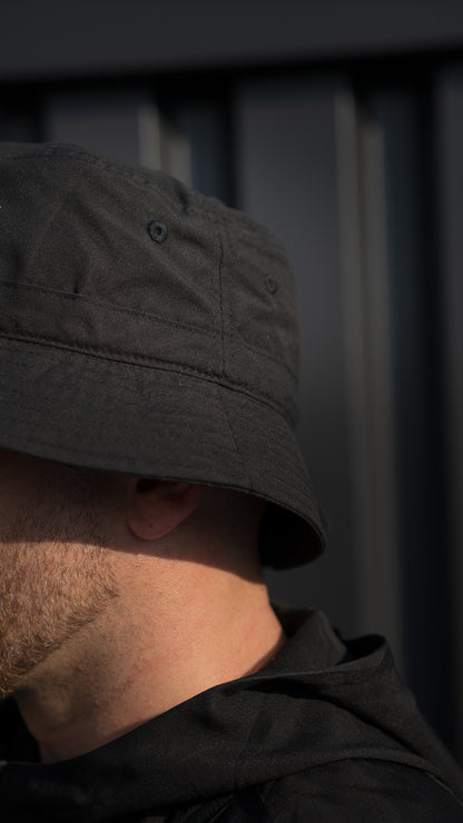 BUCKET-HAT